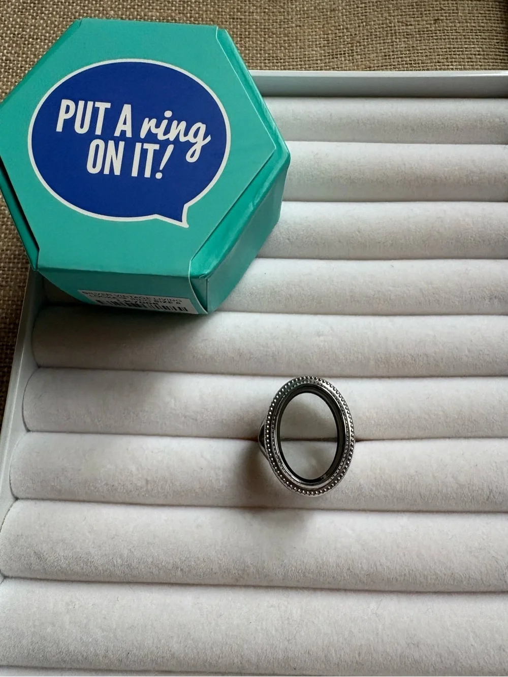 Origami Owl Silver Vintage Living Locket Ring